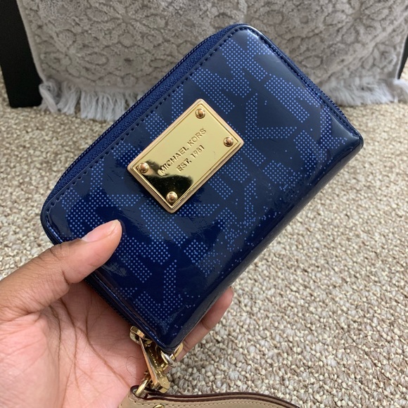 Michael Kors Handbags - MICHAEL KORS wallet